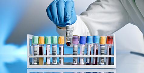 Equipe de enfermagem realizando exames ocupacionais